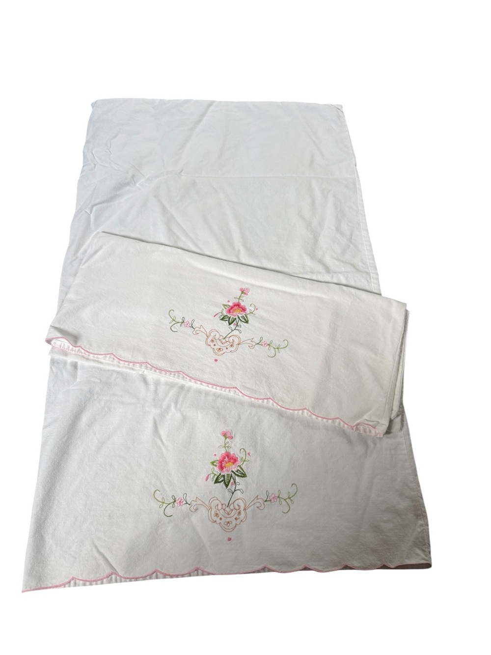 Vintage perfect cond White/Pink Floral Embroidered cotton Pillowcases, 18 x 29.5 - Picture 2 of 3
